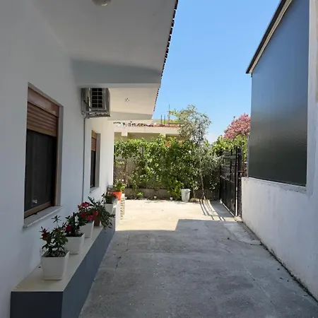 White Durrës